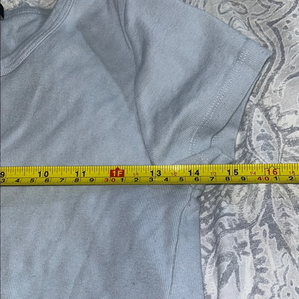 🩷brandy melville baby blue ashlyn tee - Picture 5 of 6